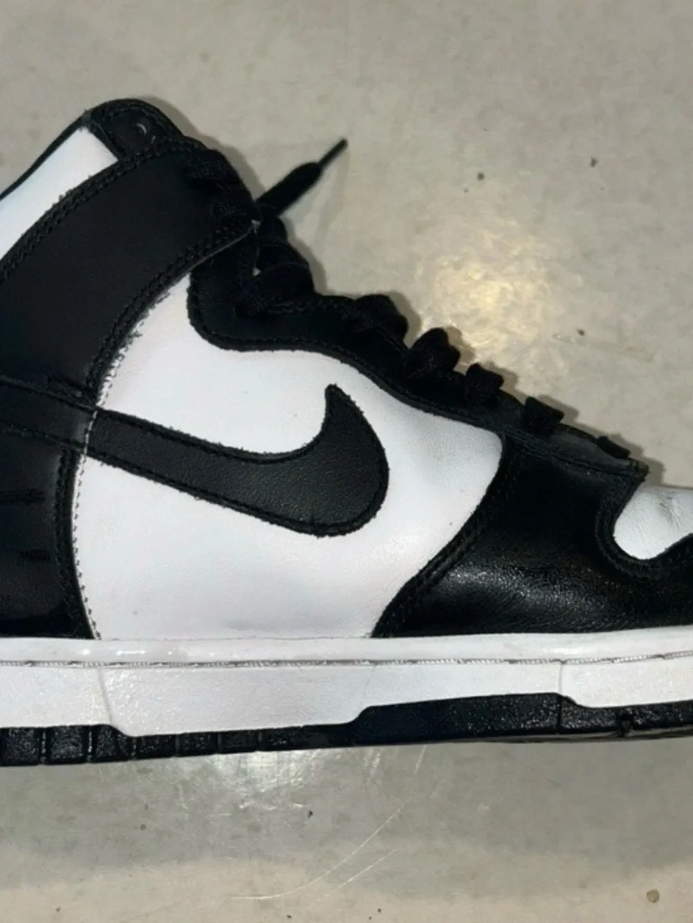 Nike Dunk High “Panda” Women’s 9 – Black/White Sneakers DD1869-103